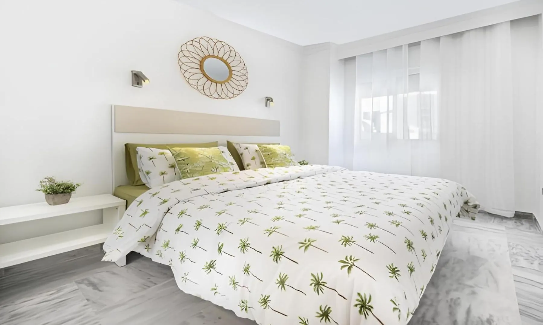 Charming Apartment With Terrace And Garden In Marbella